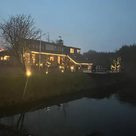 Paauwze Couette-café Rijnsburg