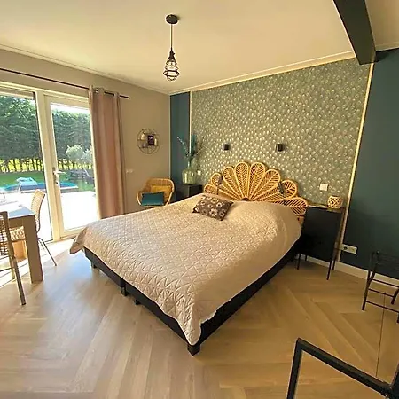 Bed & Breakfast Paauwze 3*