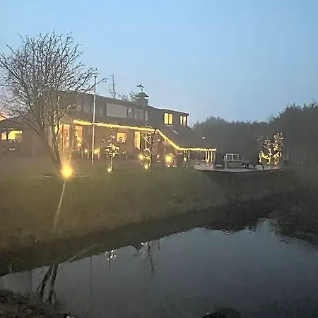 Bed & Breakfast Paauwze 3*