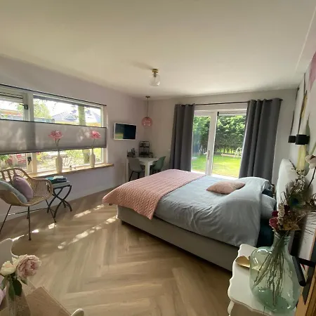 Paauwze Oda ve Kahvaltı Rijnsburg