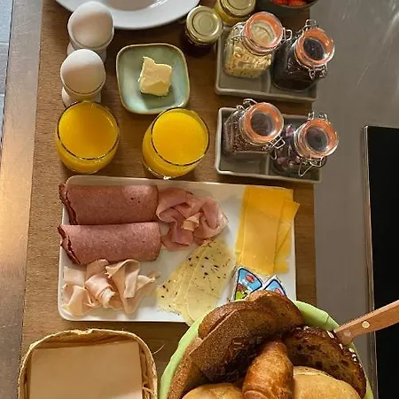 Oda ve Kahvaltı Paauwze